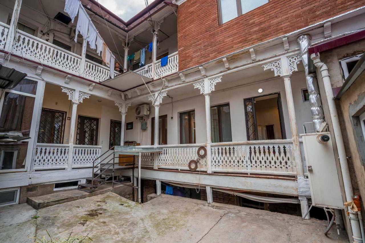 Apartments Near Metekhi Cathedral Tbilisi Exterior foto